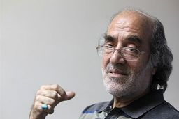 حوزه هنری فنون شعر را به مداحان آموزش دهد