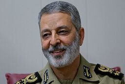 فرمانده کل ارتش هفته دولت را تبریک گفت