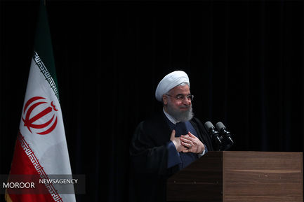 افتتاح خط تولید خودروهای دنا پلاس و پژو ۲۰۰۸ توسط رییس‌جمهور