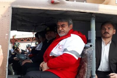وزیر کشور با چرخبال از مناطق سیل زده لرستان بازدید کرد