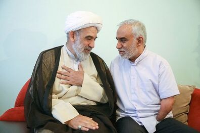  نمایندگانی از سوی رهبر معظم انقلاب اسلامی از جانبازان دیدار کردند