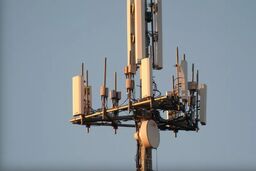 اختلال در شبکه اپراتور همراه اول به دلیل افت ولتاژ بود