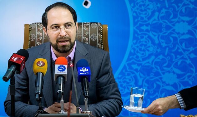 حضور تعدادی از استانداران و فرمانداران در خارج از کشور کذب است