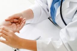 تغییرات در کف دست نشانه کدام بیماری است؟
