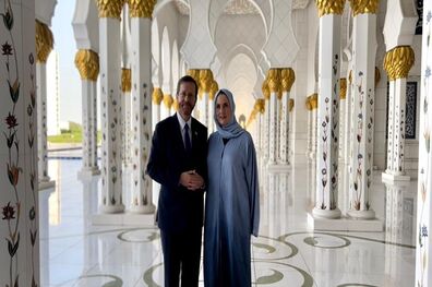 رئیس‌ رژیم صهیونیستی از مسجد «شیخ زاید» امارات بازدید کرد