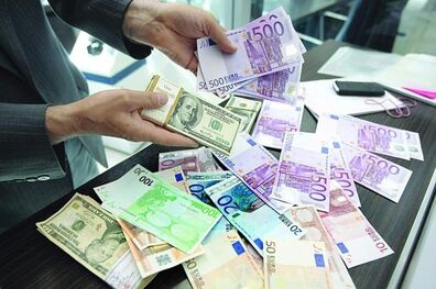 کاهش نرخ دلار و پوند در روز افزایش قیمت‌ها