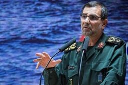 هشدار فرمانده نیروی دریایی سپاه نسبت به تخلیه نفت توقیف شده ایران