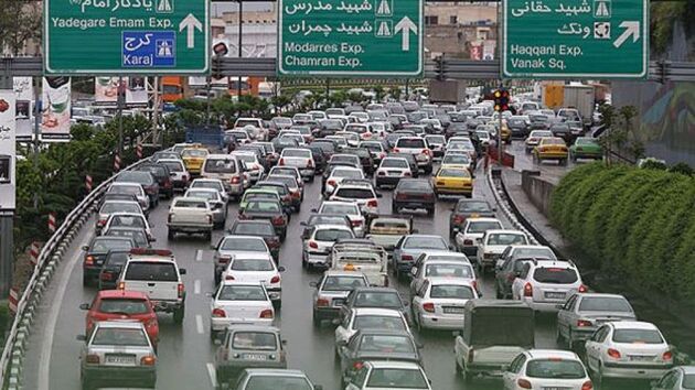 ترافیک نیمه سنگین در آزادراه کرج-تهران/ محورهای مسدود اعلام شد