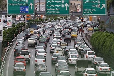 ترافیک سنگین در آزاد راه قزوین-کرج/  بارش باران در استان‌های اردبیل و کرمانشاه
