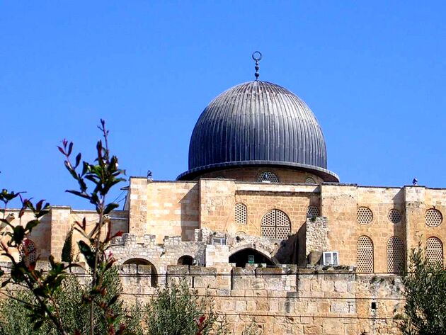 حمله صهیونیست ها به نمازگزاران فلسطینی