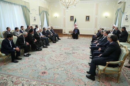دیدار عیدانه جمعی از مسئولان و مدیران دستگاه های اجرایی با رئیس جمهوری
