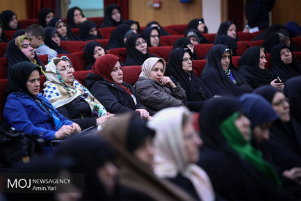 تجلیل از برگزیدگان شعر و ادبیات انقلاب 