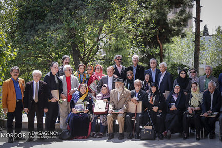 تجلیل از هنرمندان پیشکسوت متولد اردیبهشت ماه و خردادماه