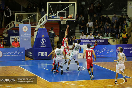 دیدار تیم های ملی بسکتبال ایران و عراق