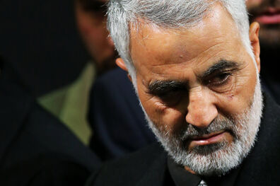 حاج قاسم سلیمانی خادم حرم مطهر رضوی شد