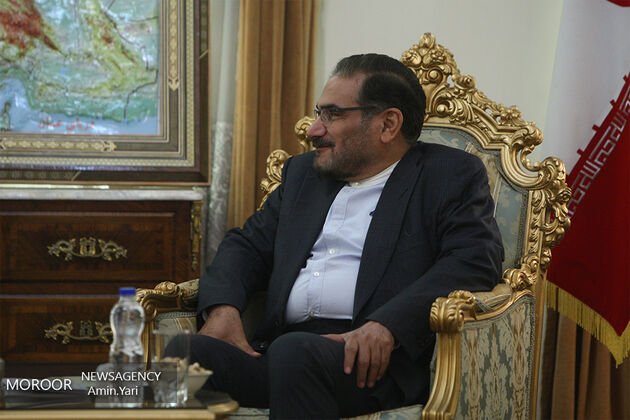 شمخانی با خانواده جانباختگان حوداث اخیر دیدار می‌ کند