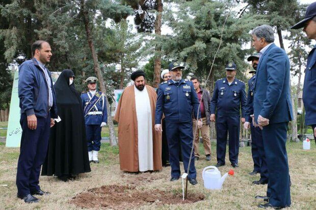 زیباسازی محیط، نوسازی پادگان‌ها و فضای سبز همیشه مورد تاکید رهبری بوده است
