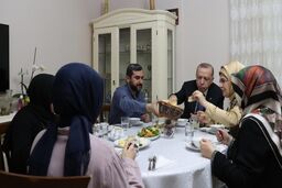 افطاری رجب طیب اردوغان با همسرش +تصاویر