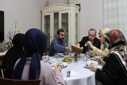 افطاری رجب طیب اردوغان با همسرش +تصاویر