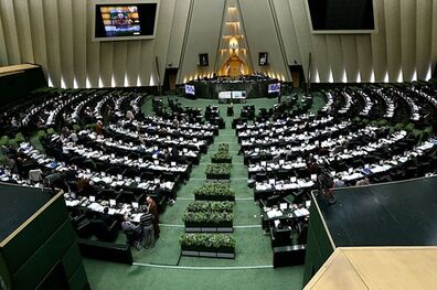 مجلس با انتشار جزئیات وام مدیران بانک‌ها مخالفت کرد