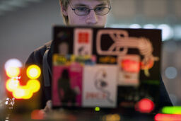 یک لپ‌تاپ برای هک سرورهای بزرگ کافی است