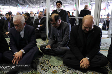 اقامه نماز بر پیکر آیت الله هاشمی رفسنجانی توسط مقام معظم رهبری