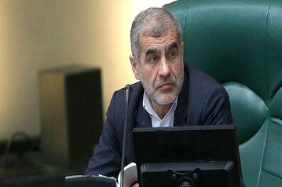 مسئولان دولتی حق نشستن بر صندلی نمایندگان را ندارند