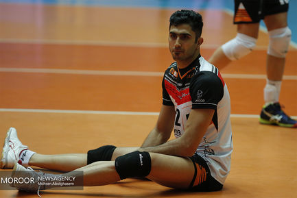 دیدار تیم های والیبال بانک سرمایه و شهرداری تبریز