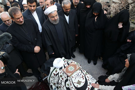 مراسم وداع با پیکر آیت الله هاشمی رفسنجانی در حسینیه جماران با حضور رییس جمهور