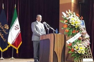  رفع فقر با وعده و وعید حاصل نمی شود
