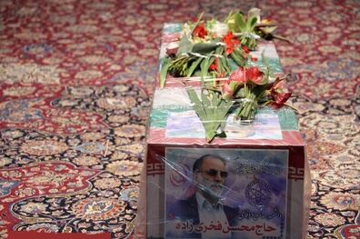 برگزاری مراسم تشیع شهید محسن فخری‌ زاده با حضور مقامات لشکری و کشوری