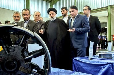 رئیس جمهور سه طرح بزرگ صنعتی را با حمایت مالی بانک سپه در کارخانه کویرتایر افتتاح کرد