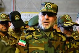 امکان ندارد ما از خون شهدای عزیزمان بگذریم