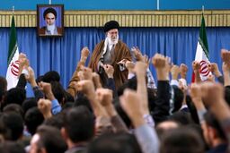 گزیده سخنان رهبر انقلاب در دیدار با جمعی از فرماندهان بسیج و بسیجیان سراسر کشور