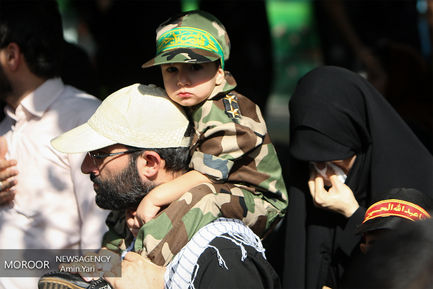 تشیع پیکرهای مطهر 135 شهید گمنام دوران دفاع مقدس