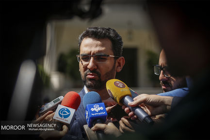 حاشیه جلسه هیات دولت / آذری جهرمی