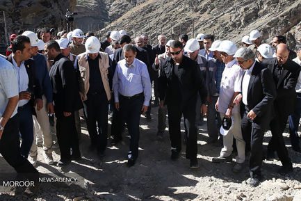 بازدید معاون اول رییس جمهور از روند پیشرفت آزاد راه تهران ـ شمال
