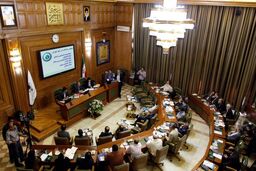 سخنگوی دولت نجومی‌بگیران را ذخیره انقلاب می‌داند/ فساد را سیاسى نکنید