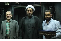 تقدیر بنیاد شهید از کارگردان نمایش «آخه اینجا نزدیک نره به خدا»