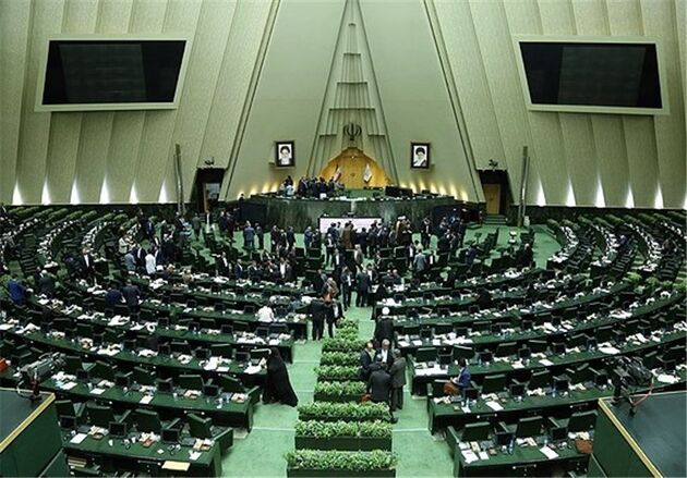 تجمع آزادگان و جانبازان مقابل مجلس برای اصلاح یک ماده