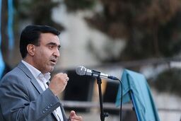 نباید اجازه دهیم پلاستیک‌ها فضای شهر را زشت کنند