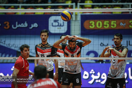 دیدار تیم های والیبال بانک سرمایه و شهرداری تبریز