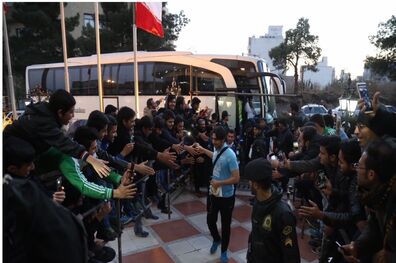 استقبال هواداران از استقلال در قم