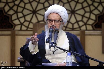 آیت‌الله مکارم‌شیرازی: باید روزبه‌روز نیازمندی افراد تحت پوشش کمیته امداد کاهش یابد