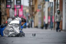 ۱۲ میلیون نفر در انگلیس در فقر مطلق زندگی می‌کنند
