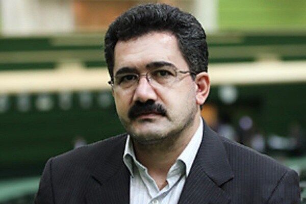 چهار بچه معصوم می‌سوزند، اما ما در برابر آن سکوت می‌کنیم