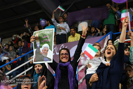 جشن پیروزی هواداران حسن روحانی در اصفهان