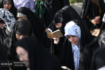 دعای عرفه در کهف الشهدا