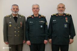 عکس یادگاری فرماندهان ارشد نظام
