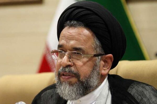 نهضت حسینی نباید به خرافات آلوده شود